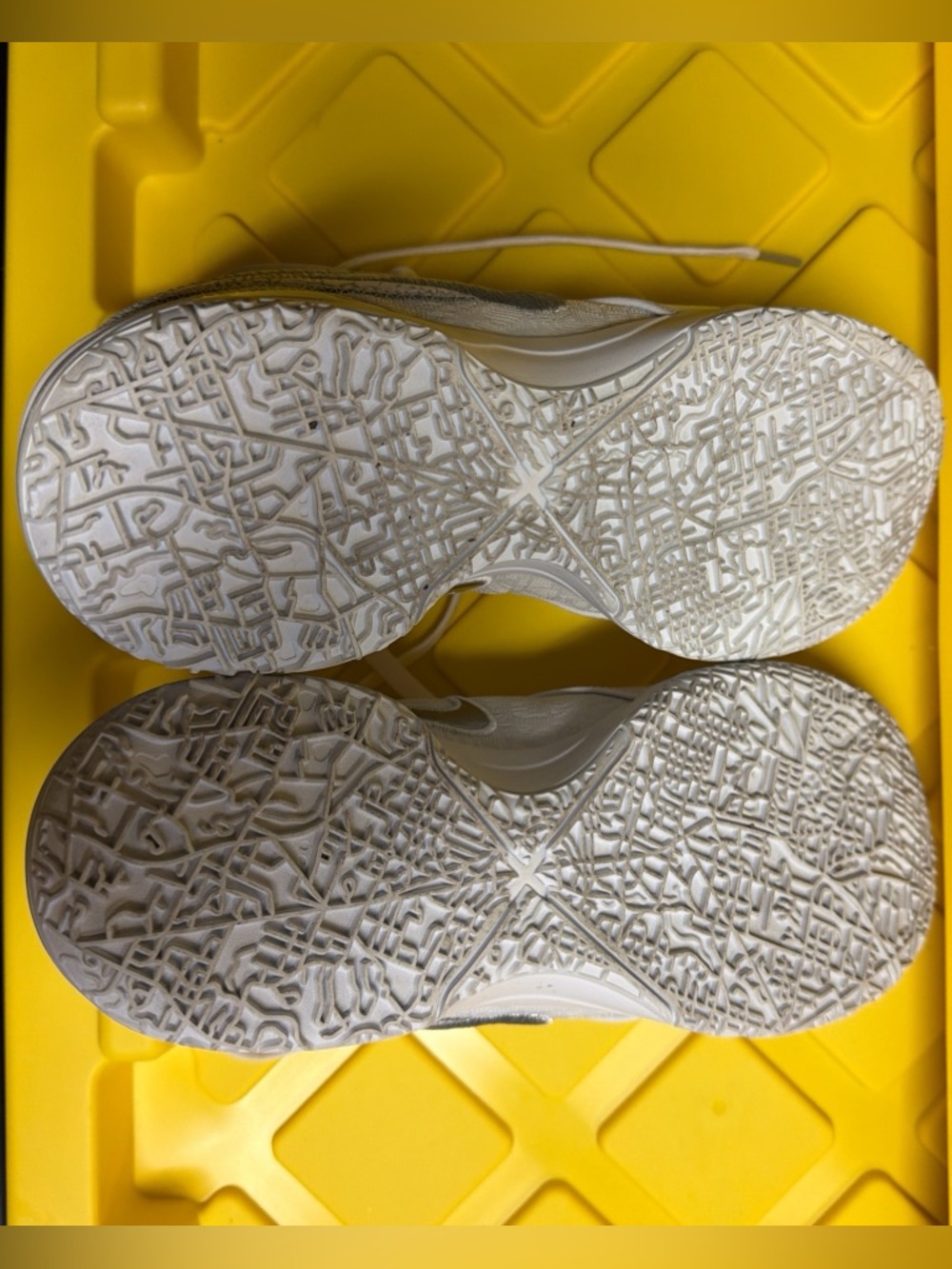 White Athletic Sneakers - Textured Sole
LeBron James Nike